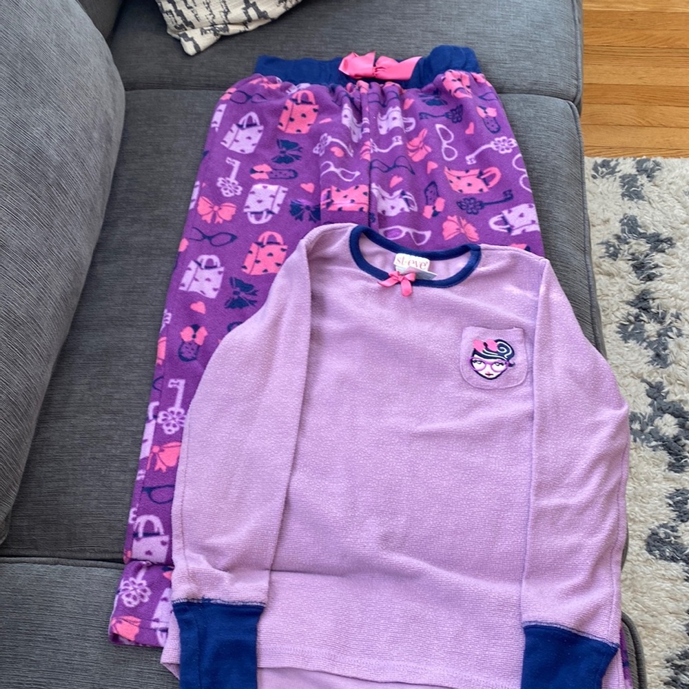 Girl’s Pajama Set with Long Sleeve Top and Fleece Pants